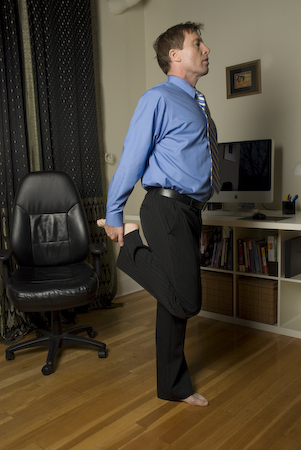 Quadricep Stretch - Innergy Corporate Yoga Inc.