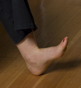 Foot Stretch - Innergy Corporate Yoga Inc.